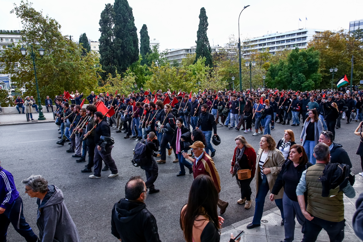 Πορεία για την 52η επέτειο από την εξέγερση του Πολυτεχνείου στην Αθήνα, Δευτέρα 17 Νοεμβρίου 2025.  (ΔΑΝΑΗ ΔΑΥΛΟΠΟΥΛΟΥ/EUROKINISSI)