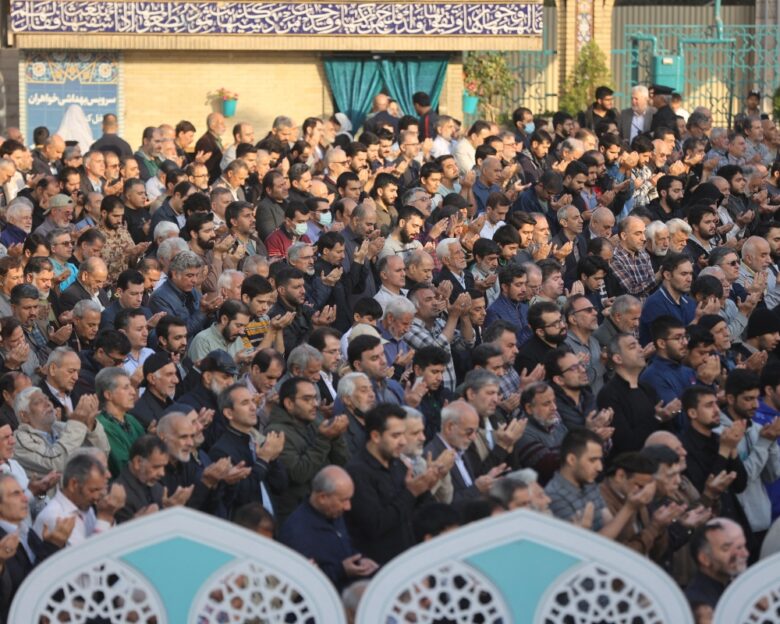 Ιράν: Ομαδικές προσευχές για να βρέξει στην Τεχεράνη – Τα αποθέματα νερού που στερεύουν και η πιθανότητα εκκένωσης