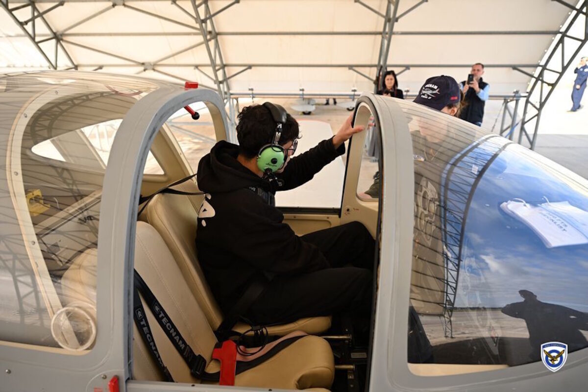 Πτήσεις μαθητών στη Σχολή Ικάρων