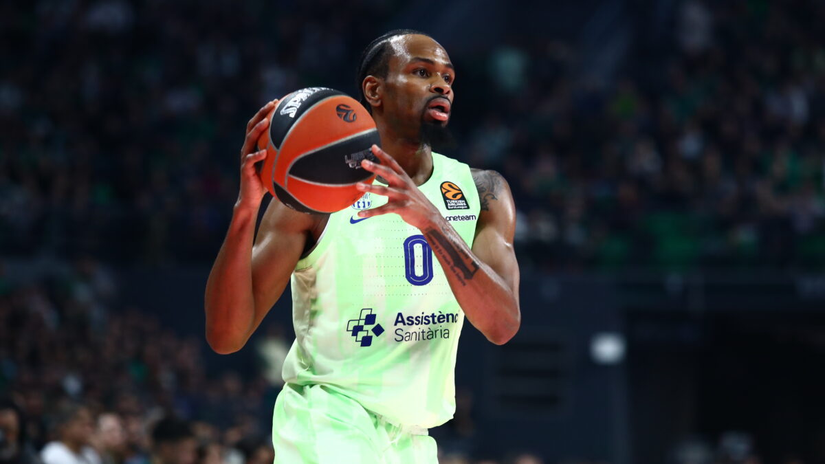 Ο Κέβιν Πάντερ με τη φανέλα της Μπαρτσελόνα (ΜΑΡΚΟΣ ΧΟΥΖΟΥΡΗΣ