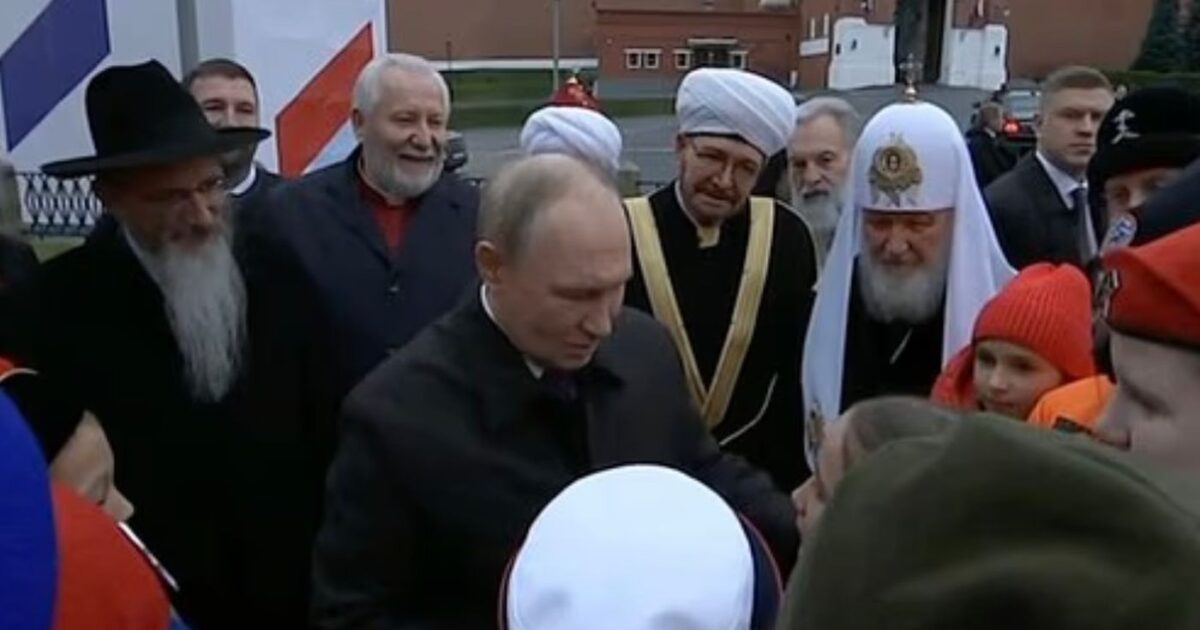 The 11-year-old Kira who “squeezed” Putin in front of the cameras for her injured uncle