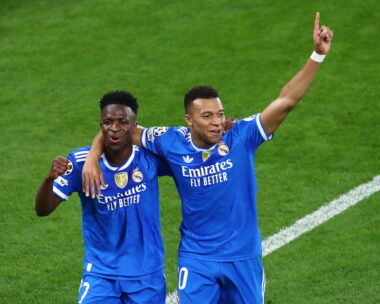 Εμπαπέ και Βίνι πανηγυρίζουν το 4ο γκολ της Ρεάλ (ΑΡΓΥΡΩ ΑΝΑΣΤΑΣΙΟΥ