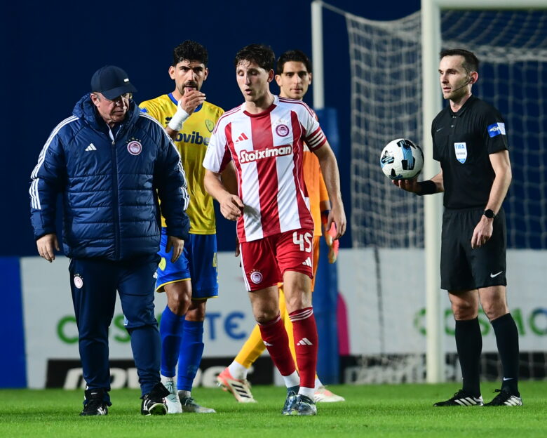 Ο Παναγιώτης Ρέτσος αποχώρησε με πρόβλημα στον προσαγωγό από το Παναιτωλικός – Ολυμπιακός