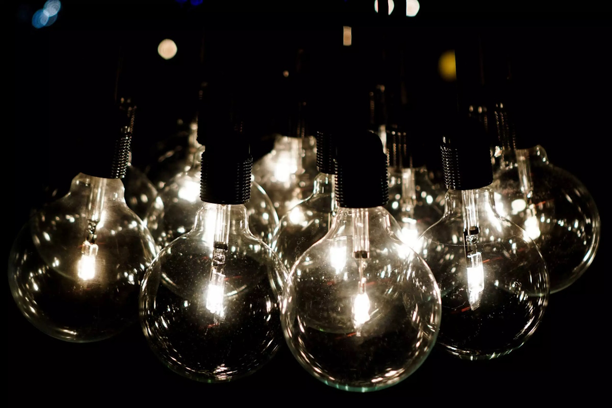 Στα 500 εκατ. ευρώ η τρύπα των Υπηρεσιών Κοινής Ωφελείας – Διαμαρτύρονται οι προμηθευτές ρεύματος ότι πληρώνουν τα «σπασμένα» του κράτους