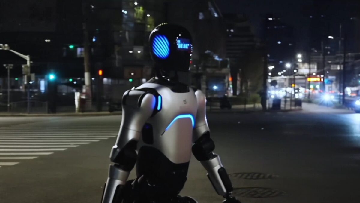 Κίνα: Ανθρωπόμορφο ρομπότ μπήκε στο βιβλίο Γκίνες επειδή περπάτησε αδιάκοπα 3 ημέρες – Διένυσε πάνω από 100 χλμ