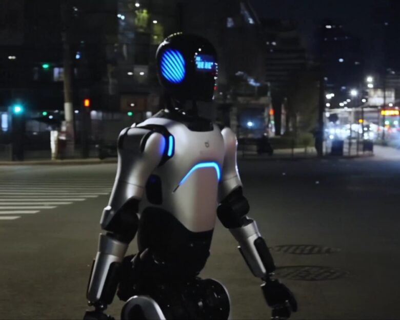 Κίνα: Ανθρωπόμορφο ρομπότ μπήκε στο βιβλίο Γκίνες επειδή περπάτησε αδιάκοπα 3 ημέρες – Διένυσε πάνω από 100 χλμ