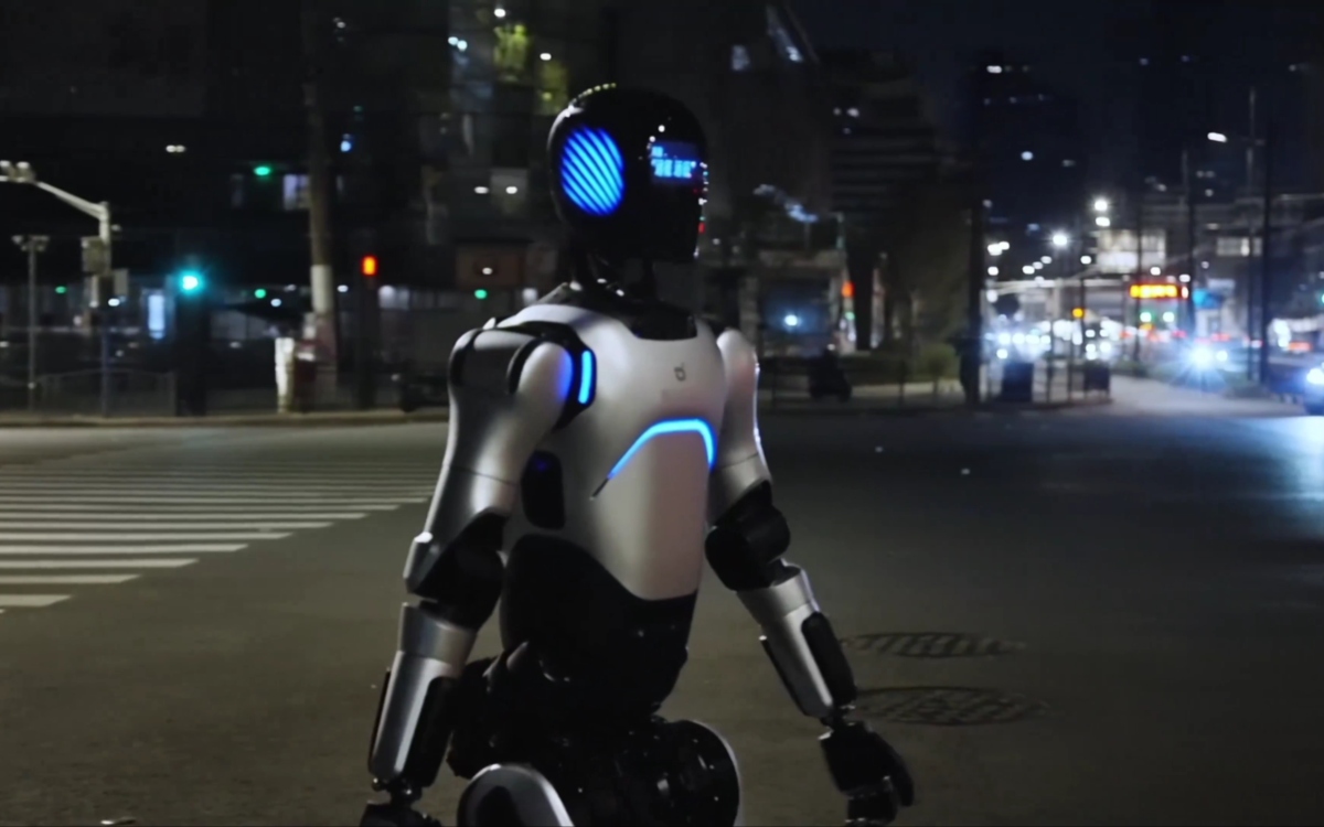 Κίνα: Ανθρωπόμορφο ρομπότ μπήκε στο βιβλίο Γκίνες επειδή περπάτησε αδιάκοπα 3 ημέρες – Διένυσε πάνω από 100 χλμ