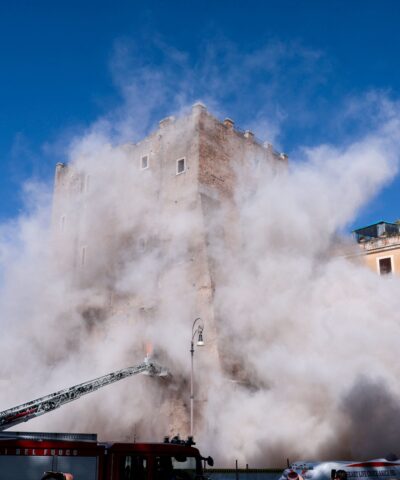 Κατέρρευσε δυο φορές ο «Πύργος των Κόμηδων» κοντά στο Κολοσσαίο