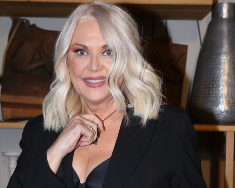 H Ρούλα Κορομηλά στόλισε χριστουγεννιάτικο δέντρο και «καμαρώνει» στο Instagram