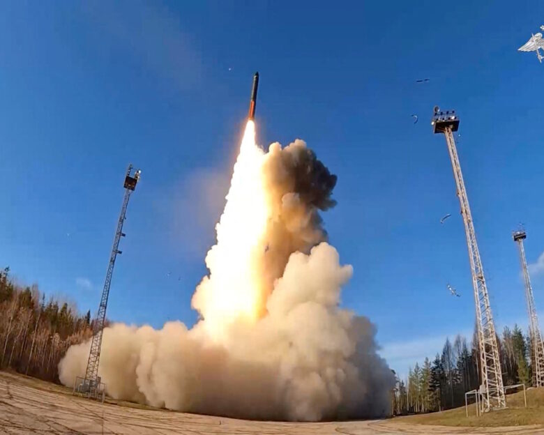 Λαβρόφ: Η Ρωσία εξετάζει σενάρια για πυρηνικές δοκιμές μετά την εντολή Πούτιν για την επανέναρξή τους