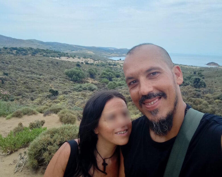 Σαλαμίνα: «Θεωρούσαν ότι η 46χρονη συμπεριφερόταν περίεργα από το σοκ της» λέει η δικηγόρος της οικογένειας της 75χρονης που δολοφονήθηκε