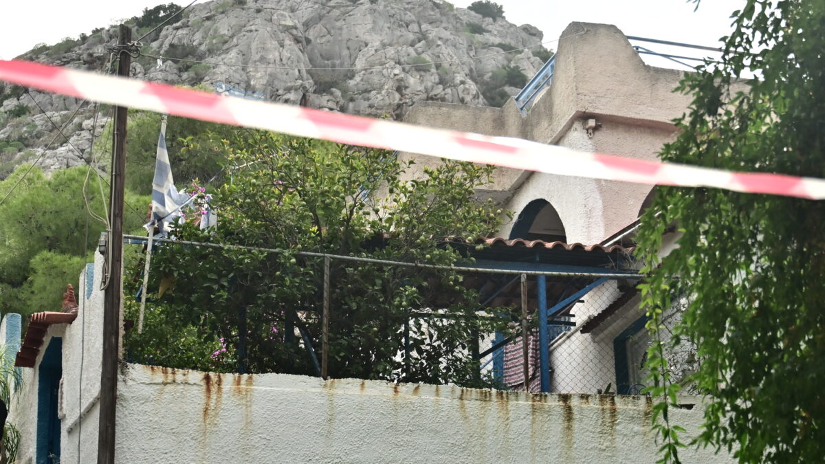 Ληστεία μετά φόνου στη Σαλαμίνα - Νεκρή ηλικιωμένη γυναίκα με τραύμα στο κεφάλι. Σάββατο 1 Νοεμβρίου 2025  (ΚΩΣΤΑΣ ΤΖΟΥΜΑΣ