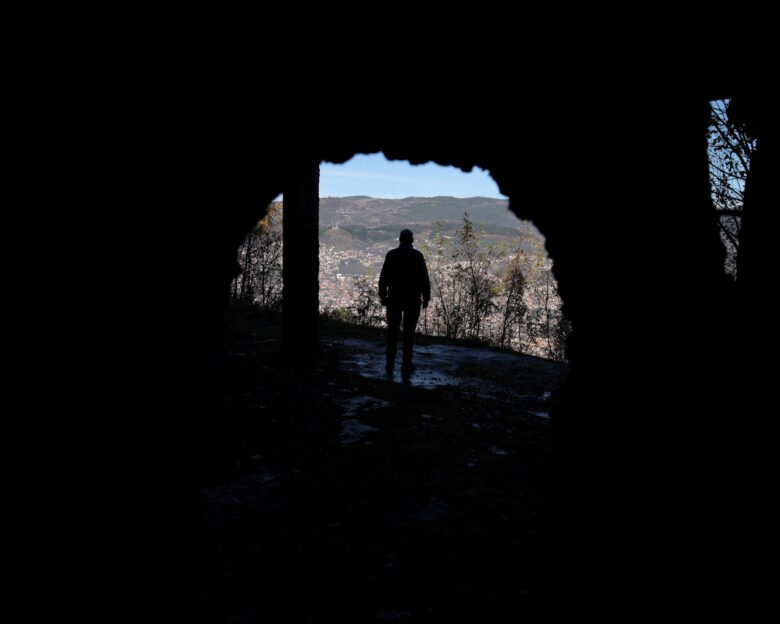 Ιταλία: Ξεκίνησε έρευνα για τον «τουρισμό ελεύθερων σκοπευτών» που πλήρωναν για να σκοτώνουν αμάχους στο εμπόλεμο Σεράγεβο