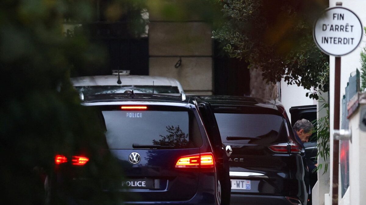 Ο Νικολά Σαρκοζί έφτασε σπίτι του