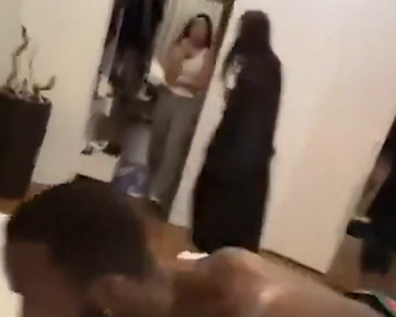 Καμερουνέζος ποδοσφαιριστής πιάστηκε στα πράσα με την ερωμένη του από τη Ρωσίδα influencer σύντροφό του