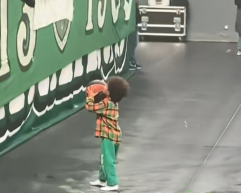 Παναθηναϊκός: Το παιχνίδι του γιου του Λεσόρ με τους φιλάθλους των πρασίνων