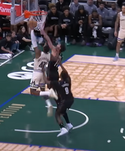 Θανάσης Αντετοκούνμπο