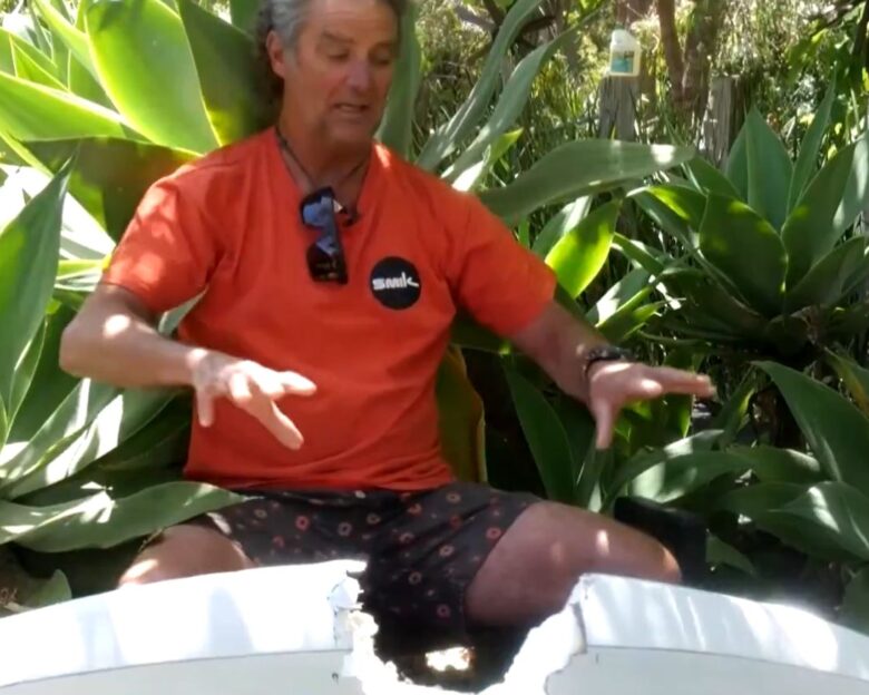 Αυστραλία: Τρομακτική συνάντηση σέρφερ με καρχαρία – Του δάγκωσε τη σανίδα