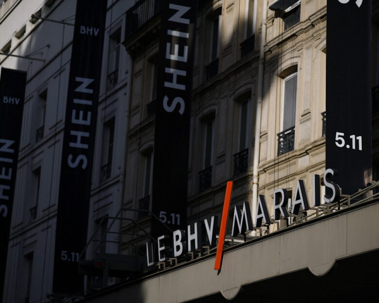 Γαλλία: Ανοίγει φυσικό κατάστημα Shein στο Παρίσι – Διαμαρτυρίες και διαδηλώσεις στα εγκαίνια του μαγαζιού