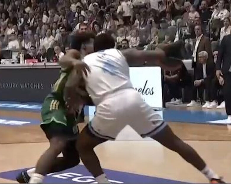 Μύκονος Betsson – Παναθηναϊκός: Ο Τι Τζέι Σορτς χτύπησε στο πρόσωπο από κουτουλιά του Κέντρικ Ρει