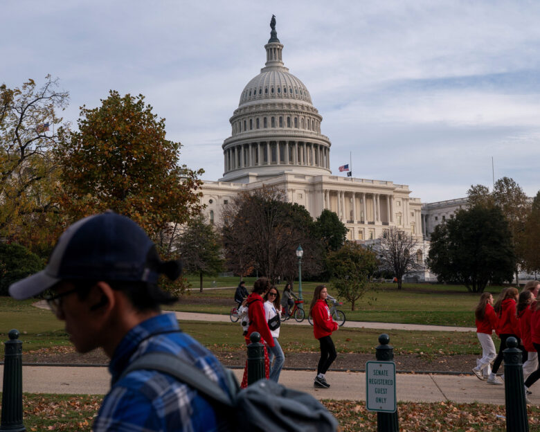 ΗΠΑ: Κοντά σε συμφωνία για τη λήξη του shutdown με ψήφους Δημοκρατικών βουλευτών