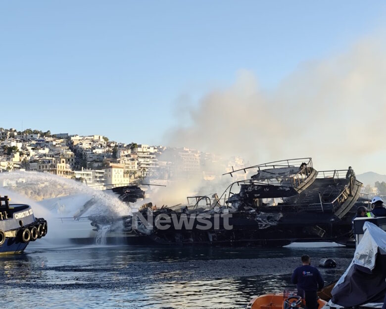 Μαρίνα Ζέας: Βυθίστηκε η θαλαμηγός που είχε τυλιχτεί στις φλόγες μαζί με άλλα τρία σκάφη – Πώς ξέσπασε η φωτιά