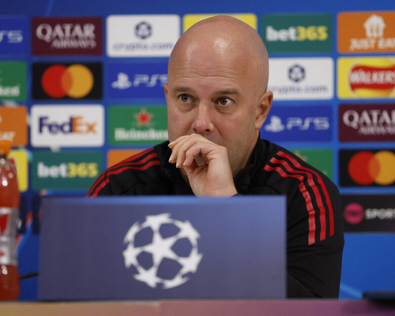 Απίθανη δήλωση Άρνε Σλοτ για Λίβερπουλ: «Πώς με τόσο ποιοτικό ρόστερ δεν μπορώ να βρω τρόπο για νίκες;»