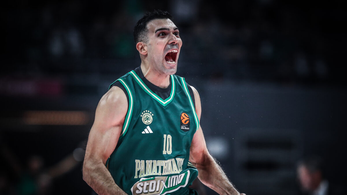 Ο Σλούκας πανηγυρίζει κόντρα στη Dubai (ΜΑΡΚΟΣ ΧΟΥΖΟΥΡΗΣ