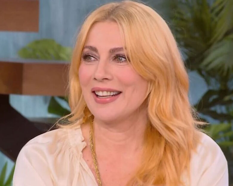 Σμαράγδα Καρύδη για reunion «Πάρα Πέντε»: «Θα έχει πράγματα που δεν έχουμε πει, αλλά και καινούργιες σκηνές»