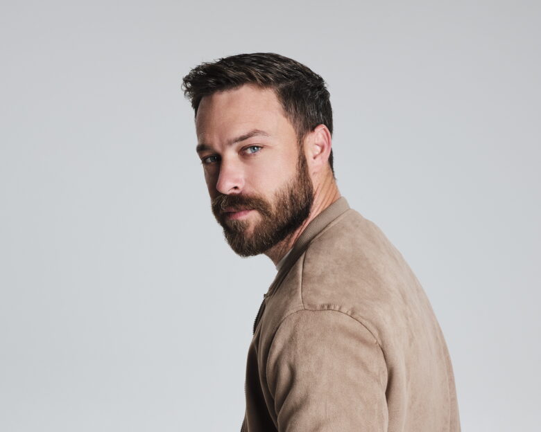 Ο Στέφανος Μιχαήλ στο newsit.gr: Η Γη της ελιάς και ο γάμος – «Εύχομαι να έρθει ένα παιδί»