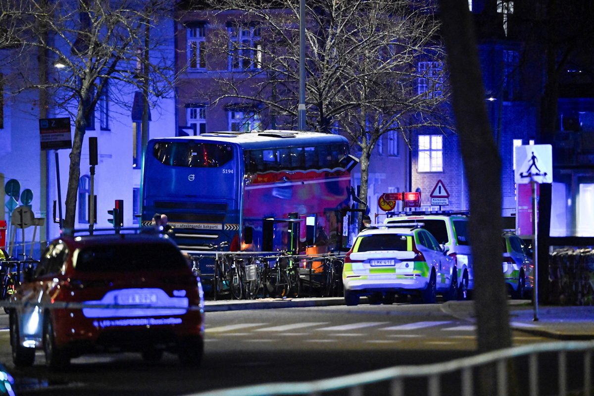 Το λεωφορείο που έπεσε πάνω σε στάση λεωφορείου στο Ostermalm της Στοκχόλμης