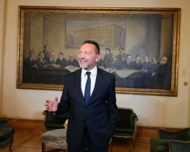 O Γιάννης Στουρνάρας