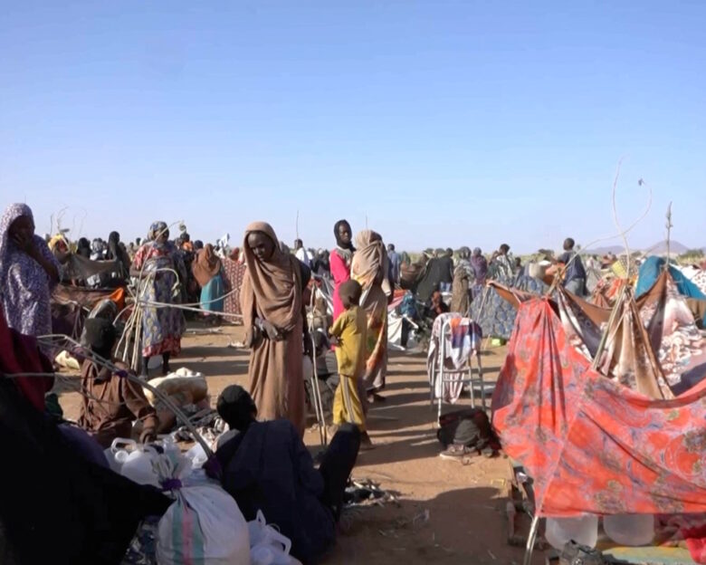 Σουδάν: Δεκάδες χιλιάδες άνθρωποι εγκαταλείπουν τα σπίτια τους – Τρόμο προκαλεί η κλιμάκωση των συγκρούσεων
