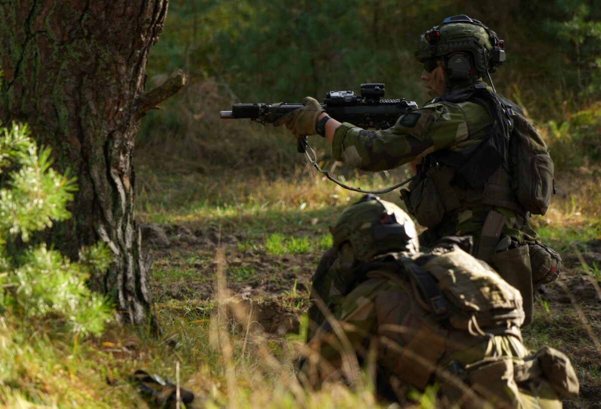 Στρατιώτης με όπλο