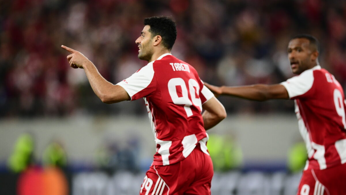 Ο Ταρεμί πανηγυρίζει για τον Ολυμπιακό (KLODIAN LATO