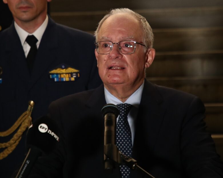 Επέτειος Πολυτεχνείου: Ο Κωνσταντίνος Τασούλας κατέθεσε στεφάνι – «Είναι η υπεύθυνη λαϊκή και γενναία διεκδίκηση της δημοκρατίας»