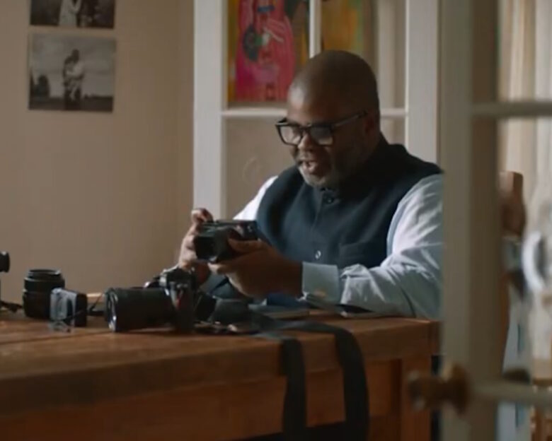 «Shoot the People»: Ντοκιμαντέρ για τη ζωή και το έργο του φωτογράφου και ακτιβιστή, Μίσαν Χάριμαν