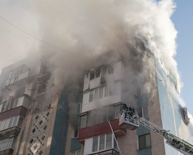 Ουκρανία: 9 νεκροί από ρωσική επίθεση στην Τερνοπίλ – Χτύπησαν πολυκατοικίες