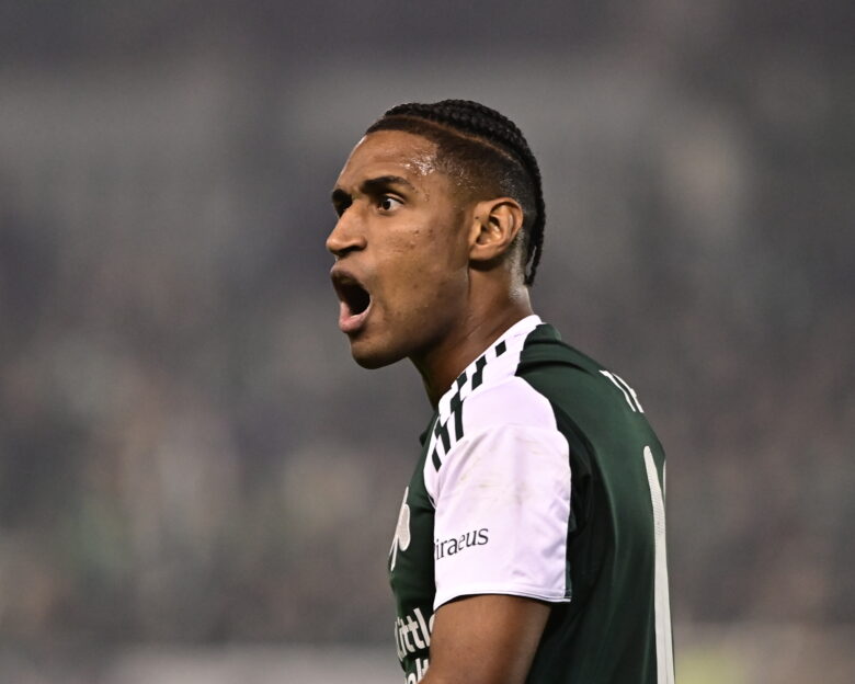 Παναθηναϊκός – ΑΕΚ: Η αποβολή του Τουμπά και το γκολ του Τετέ για το 1-2