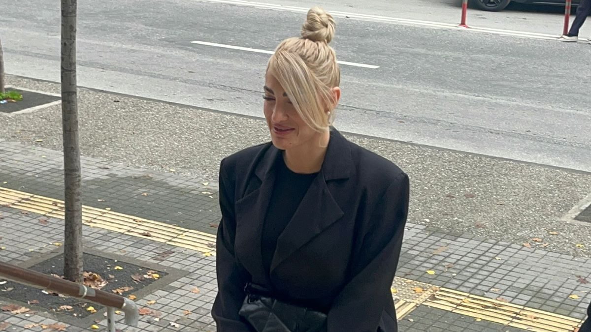 Η Ιωάννα Τούνη στα δικαστήρια της Θεσσαλονίκης για την υπόθεση revenge porn