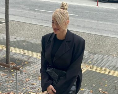 Η Ιωάννα Τούνη στα δικαστήρια της Θεσσαλονίκης για την υπόθεση revenge porn