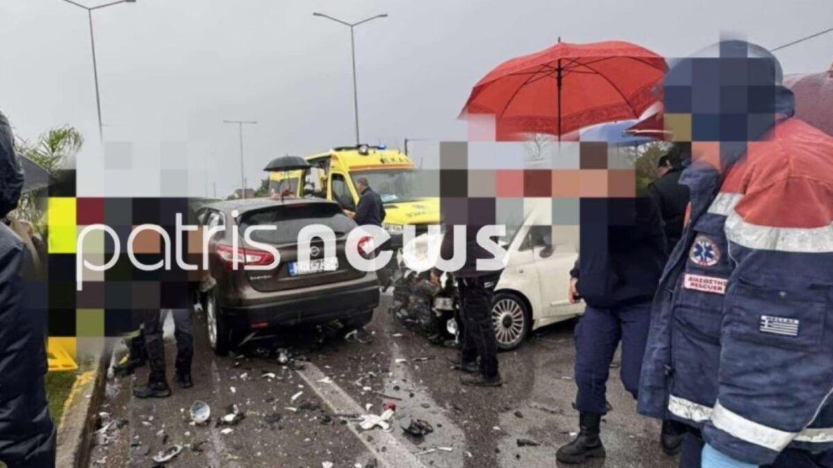 Σμπαράλια τα αυτοκίνητα από το τροχαίο στον Πύργο