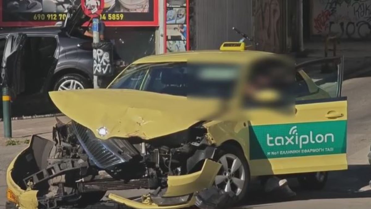 Τροχαίο στην Ευελπίδων με ταξί και βαν