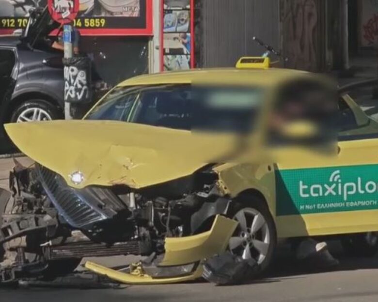 Ταξί τράκαρε με βαν στην Ευελπίδων: Κλειστή η μία λωρίδα κυκλοφορίας