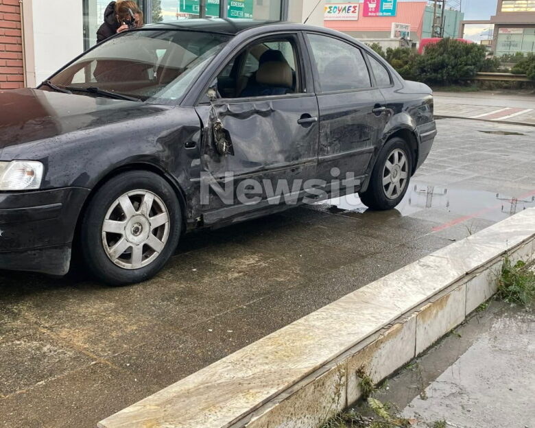 Θεσσαλονίκη: Νταλίκα εμβόλισε χαλασμένο ΙΧ που ήταν στην άκρη του δρόμου και εγκατέλειψε το σημείο – Χαροπαλεύει ο οδηγός