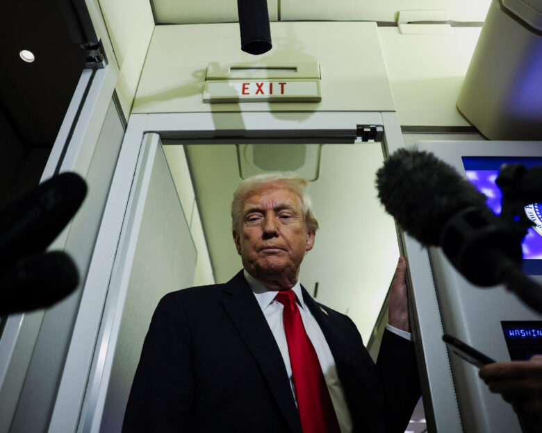 Ο Ντόναλντ Τραμπ απαλλάσσεται από τις διώξεις για εκλογική παρέμβαση το 2020 στις ΗΠΑ