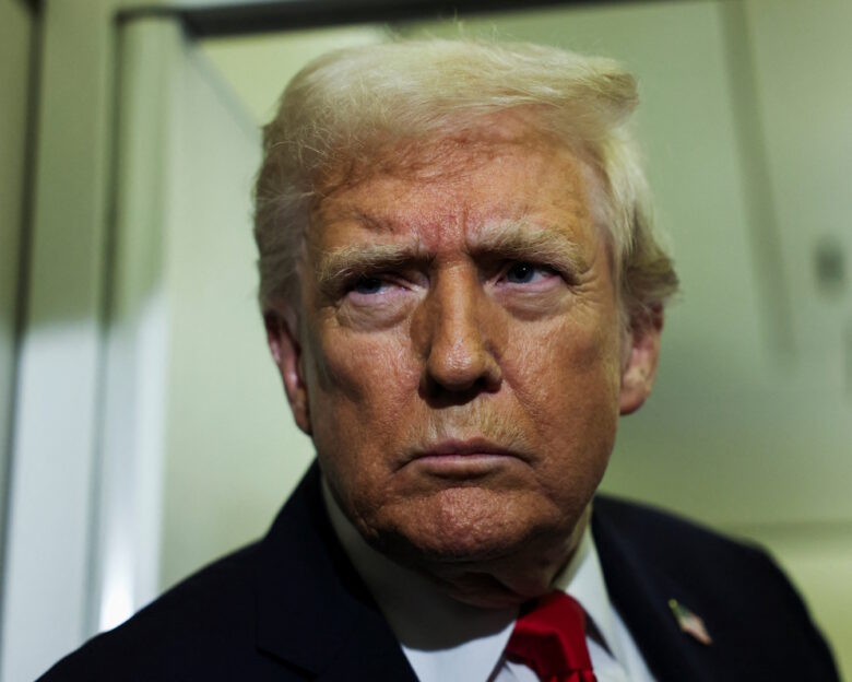 Τραμπ: «Ο εναέριος χώρος πάνω και γύρω από τη Βενεζουέλα θα είναι κλειστός»