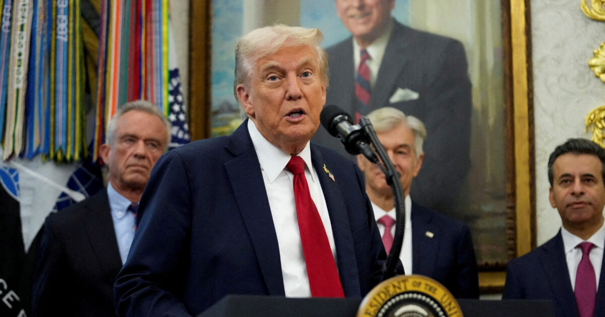 Donald Trump celebrates Walmart’s cheap Thanksgiving as the table ‘shrinks’