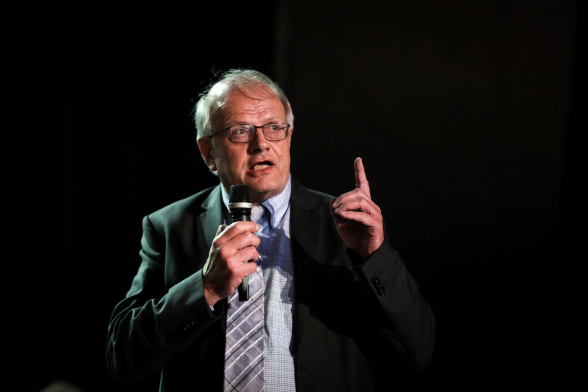 Ο Άκης Τσελέντης