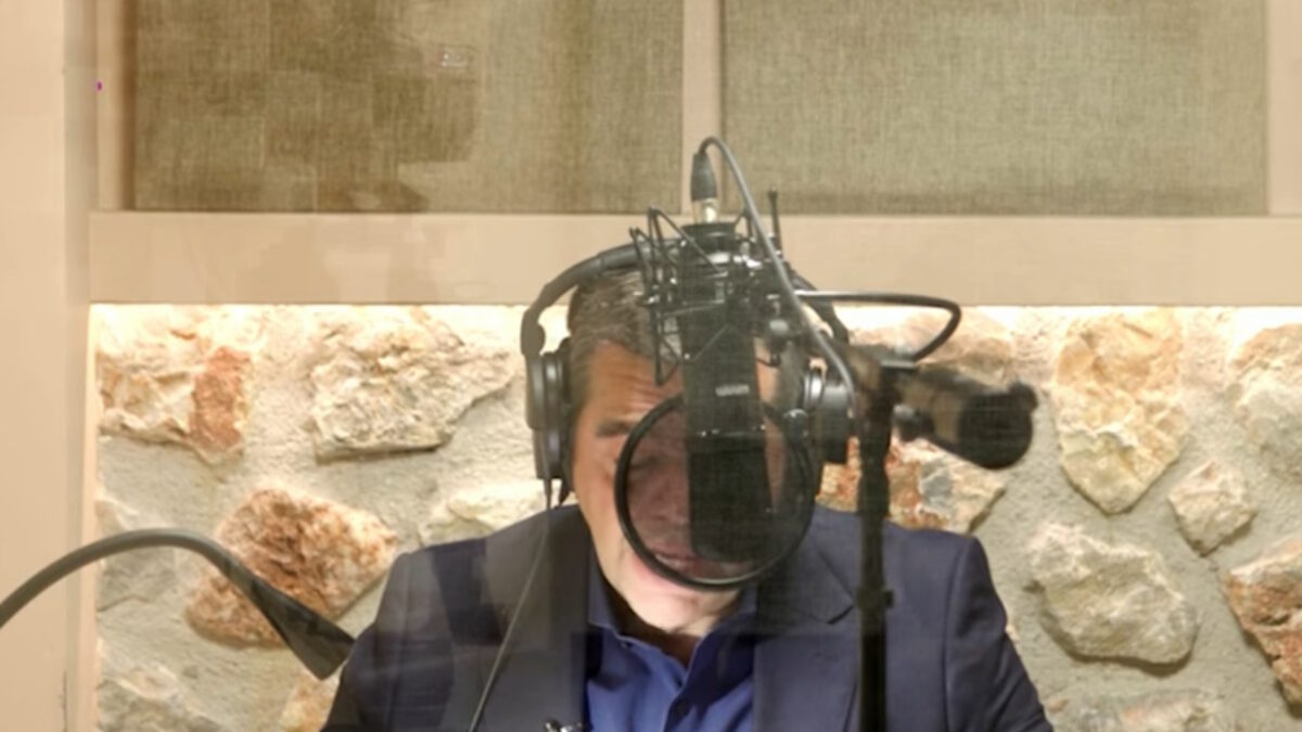 Βιβλίο Αλέξη Τσίπρα: Το audiobook με την φωνή του ίδιου και του Αιμίλιου Χειλάκη